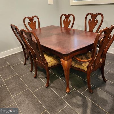 Dining room, Interior