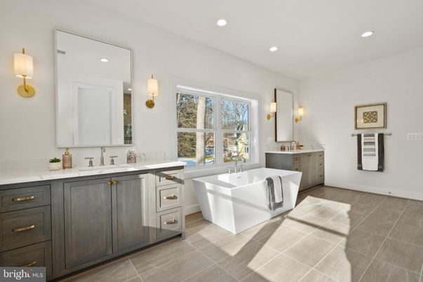 Bathroom, Dual Sink Vanities, Free Standing Baths, Interior, Recessed Lighting