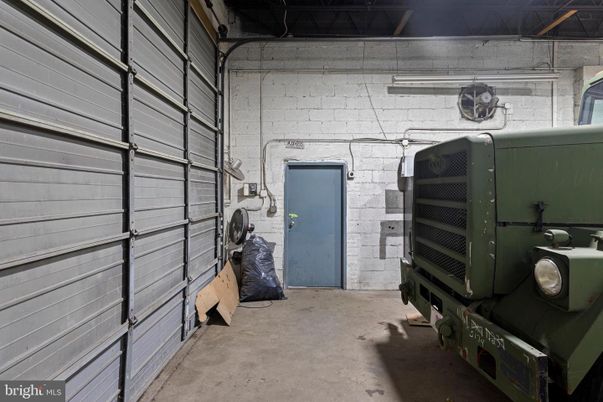 Garage, Interior, Stone Walls