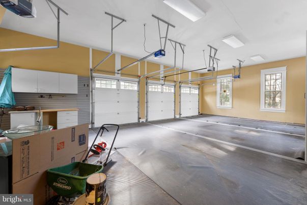 Garage, Interior