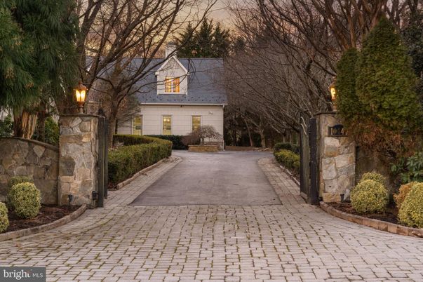 Exterior, Facade, Cape Cod