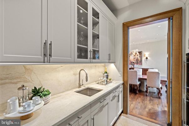 Dining room, Interior, Kitchen, Recessed Lighting, Wood Texture Flooring