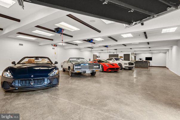 Garage, Interior