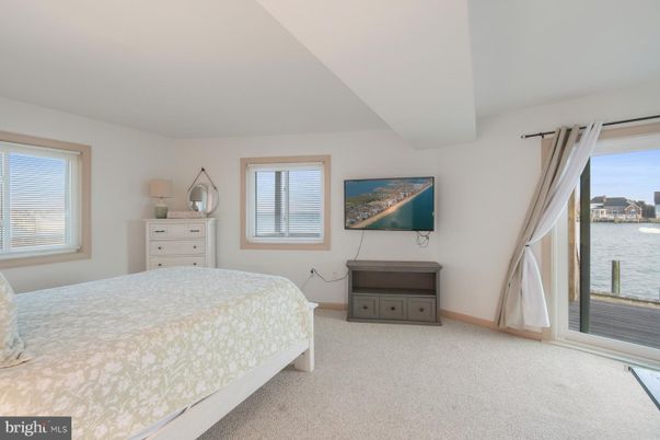 Bedroom, Interior, Water