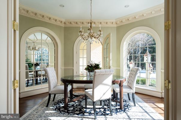 Chandelier, Dining room, Interior, Recessed Lighting, Wood Texture Flooring
