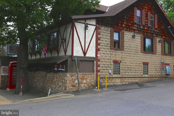 Exterior, Facade, Tudor Revival