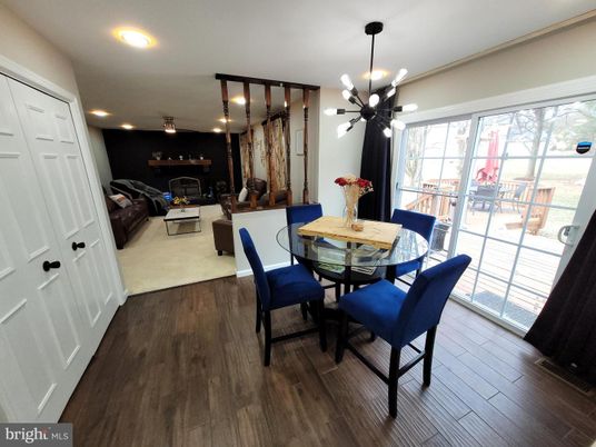 Dining room, Interior, Living room, Pendant Lights, Recessed Lighting, Wood Texture Flooring