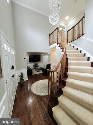 Interior, Pendant Lights, Recessed Lighting, Wood Texture Flooring