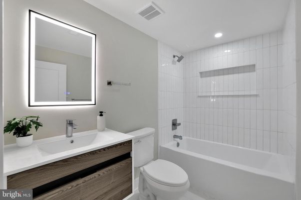 Bathroom, Interior, Recessed Lighting