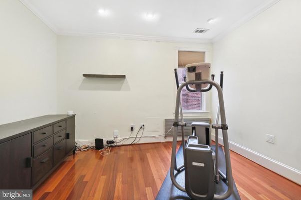Fitness Equipment, Interior, Recessed Lighting, Wood Texture Flooring