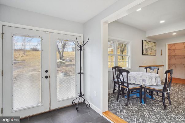 Dining room, Interior, Recessed Lighting