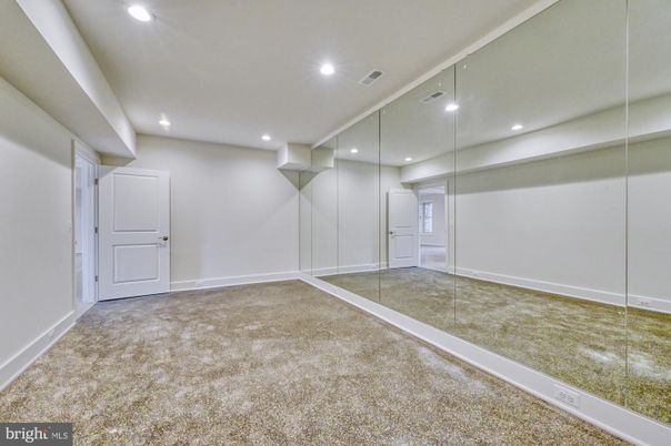 Empty room, Interior, Recessed Lighting