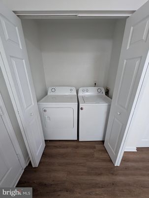 Interior, Utility Closets, Washer, Wood Texture Flooring