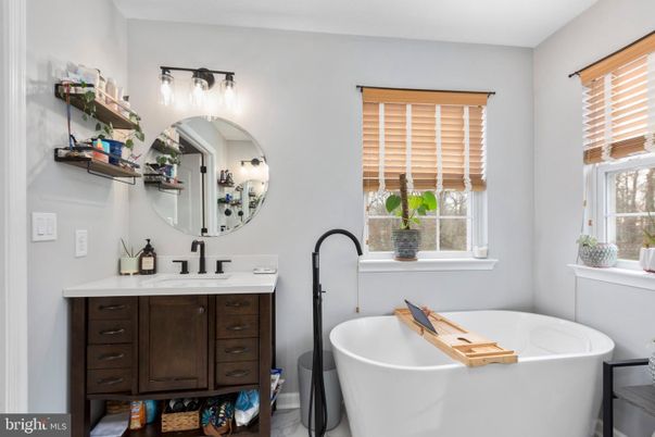 Bathroom, Dual Sink Vanities, Free Standing Baths, Interior