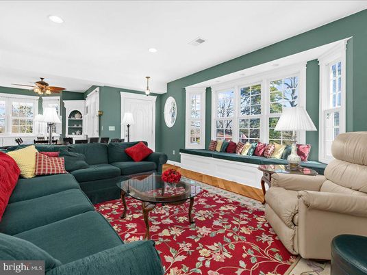 Interior, Living room, Pendant Lights, Recessed Lighting, Wood Texture Flooring