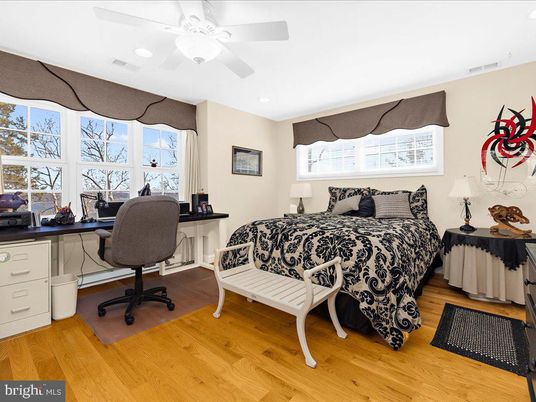 Bedroom, Home Office, Interior, Recessed Lighting, Wood Texture Flooring