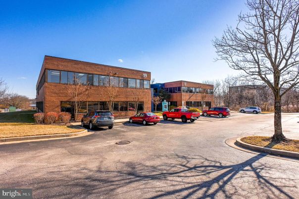 Exterior, Facade, Brick Facade, Modern