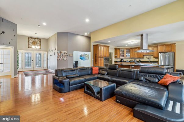 Interior, Kitchen, Living room, Pendant Lights, Recessed Lighting, Stainless Steel Appliances, Wood Texture Flooring