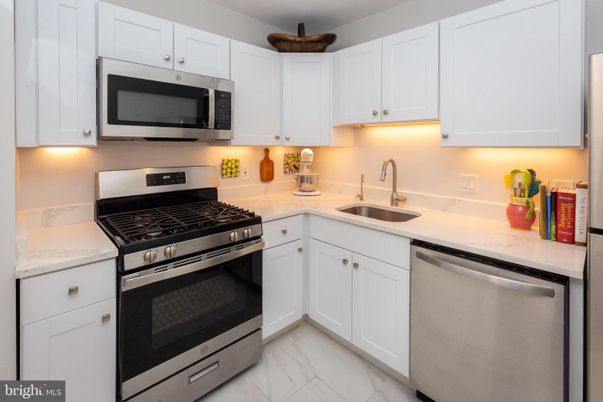 Interior, Kitchen, Marble, Stainless Steel Appliances