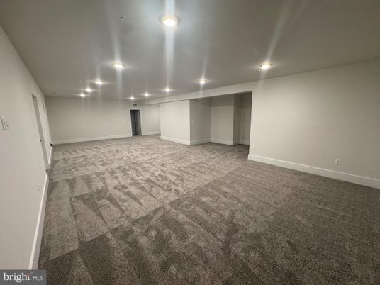 Empty room, Interior, Recessed Lighting