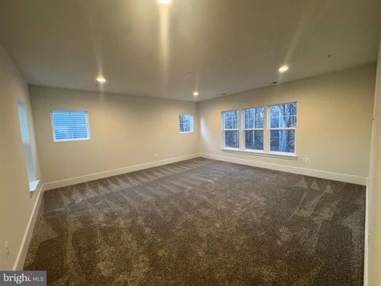 Empty room, Interior, Recessed Lighting