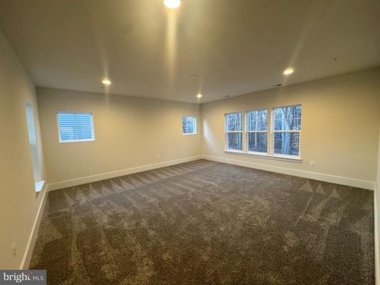 Empty room, Interior, Recessed Lighting