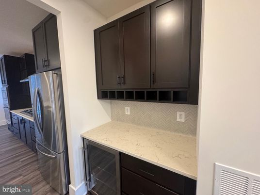 Interior, Kitchen, Washer, Wood Texture Flooring