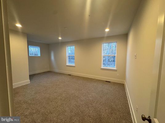 Empty room, Interior, Recessed Lighting
