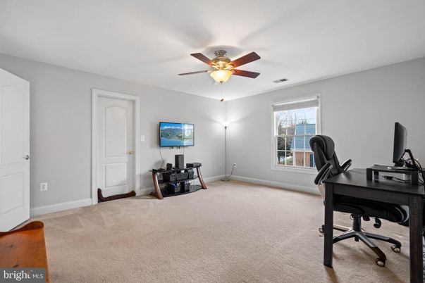 Home Office, Interior