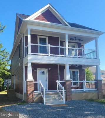 Exterior, Facade, American Craftsman