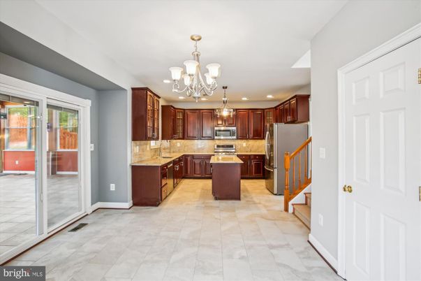 Chandelier, Interior, Kitchen, Recessed Lighting, Stainless Steel Appliances
