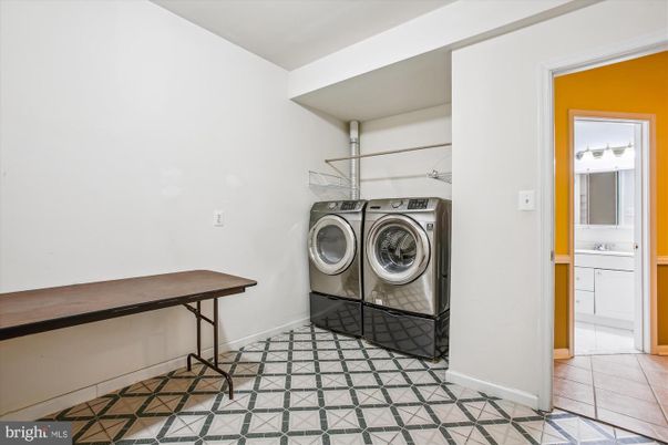 Interior, Washer