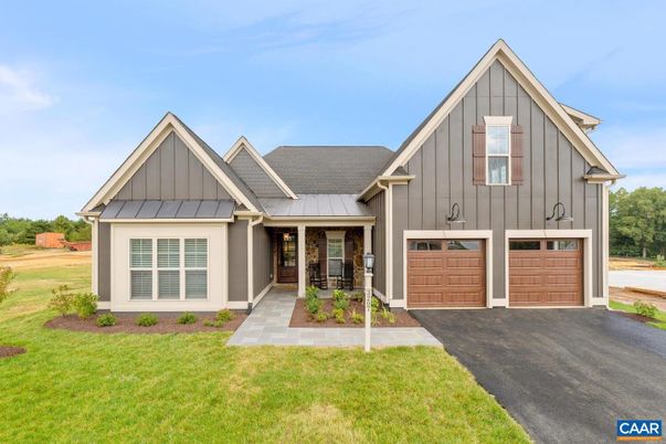 Attached, Exterior, Facade, Farmhouse