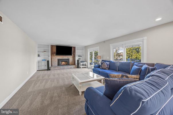 Fireplace, Interior, Living room, Recessed Lighting