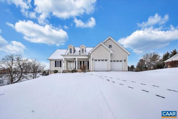 Attached, Exterior, Facade, Farmhouse
