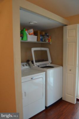 Interior, Utility Closets, Washer, Wood Texture Flooring