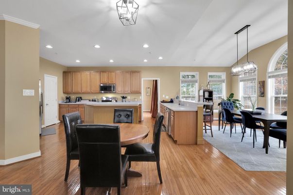 Dining room, Interior, Kitchen, Pendant Lights, Recessed Lighting, Wood Texture Flooring