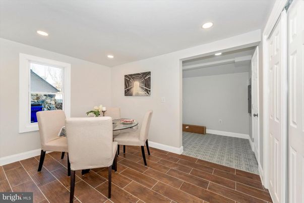 Dining room, Interior, Recessed Lighting, Wood Texture Flooring