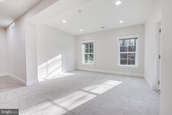 Empty room, Interior, Recessed Lighting