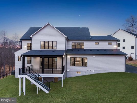 Backyard, Exterior, Facade, Farmhouse