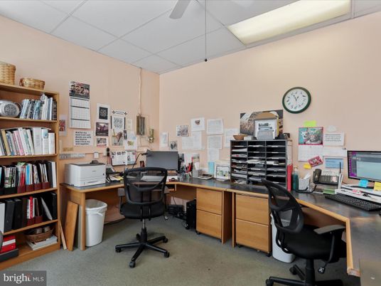 Home Office, Interior