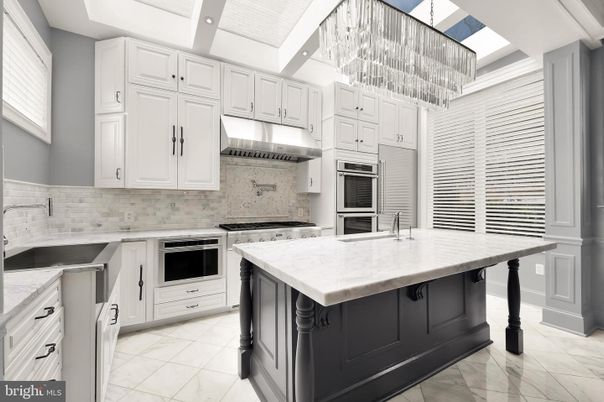 Chandelier, Interior, Kitchen, Marble, Recessed Lighting, Stainless Steel Appliances