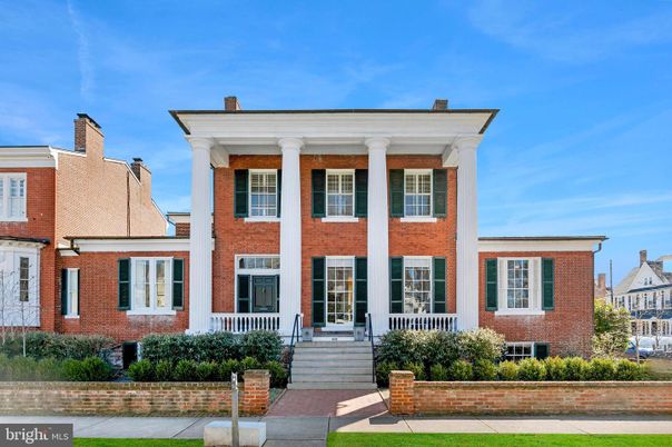 Exterior, Facade, Brick Facade, Georgian