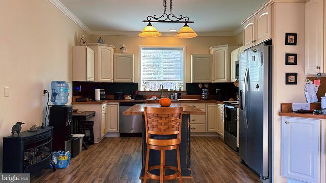 Interior, Kitchen, Pendant Lights, Wood Texture Flooring