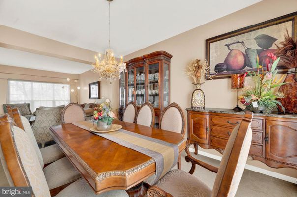 Chandelier, Dining room, Interior