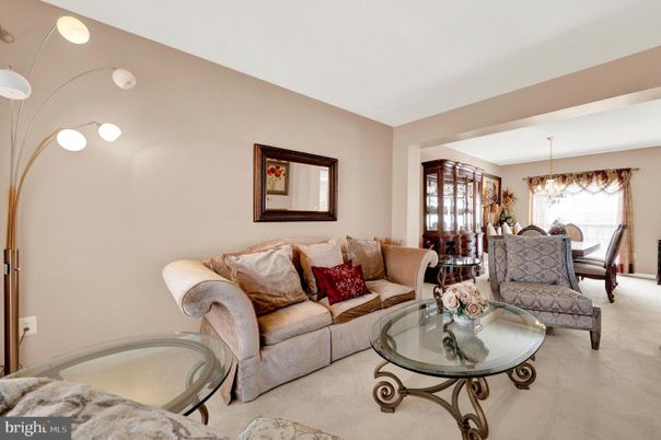 Chandelier, Dining room, Interior, Living room