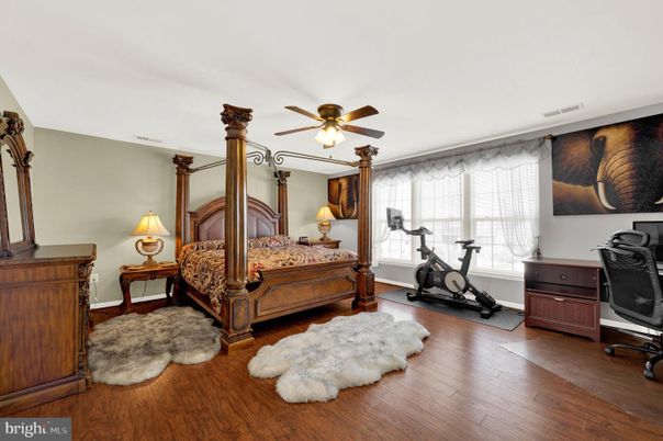 Bedroom, Fitness Equipment, Interior, Wood Texture Flooring