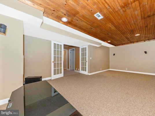 Empty room, Interior, Recessed Lighting, Wooden Ceilings
