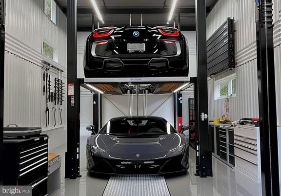 Garage, Interior