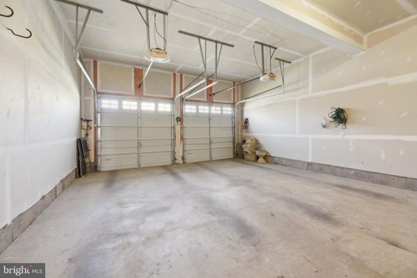 Garage, Interior